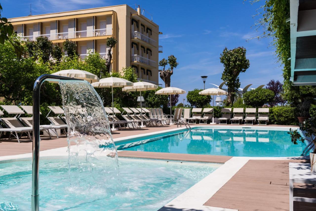 Hotel Alexander Габичче-Маре Экстерьер фото