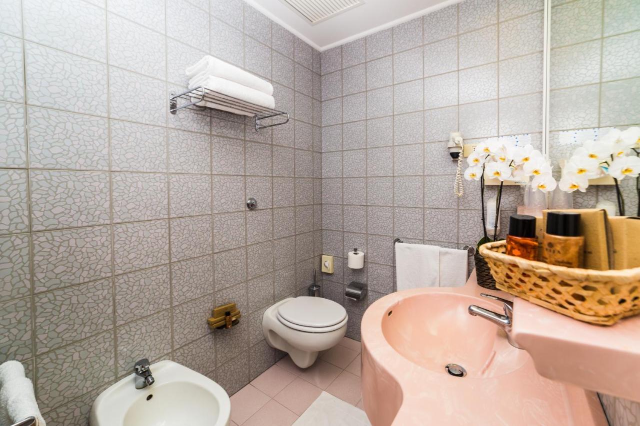 Hotel Alexander Габичче-Маре Экстерьер фото