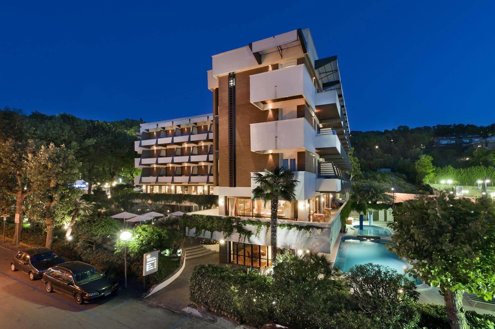 Hotel Alexander Габичче-Маре Экстерьер фото